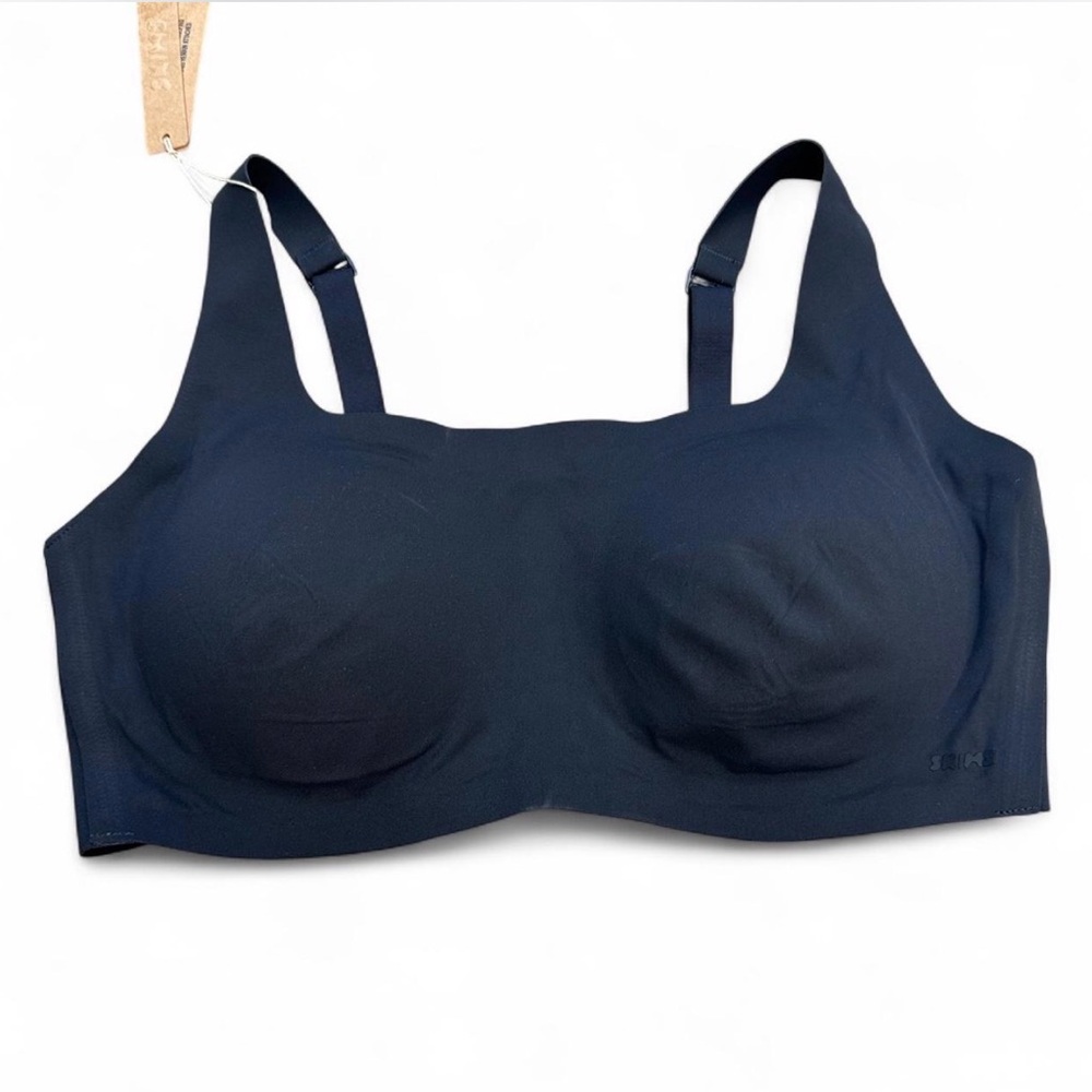 SKIMS *NWT NAKED SCOOP BRA | COLOR: ONYX - Picture 5 of 9